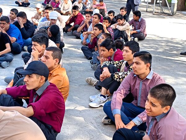 روایتی از دفاع مقدس در دل دبیرستان میثاق کاشمر
