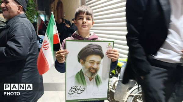 حضور پرشور دهه نودی های ملکانی در تجمعات شبانه