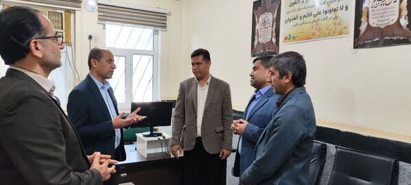 بازدید فرماندار دشتی از بخش‌های مختلف مدیریت آموزش و پرورش شهرستان دشتی