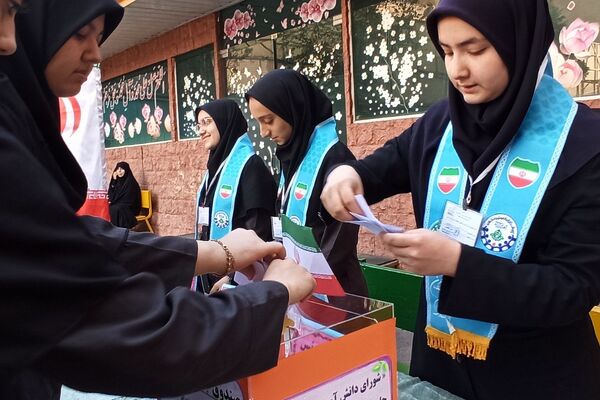 برگزاری انتخابات شورای دانش آموزی در مدارس ناحیه دو شهرری 