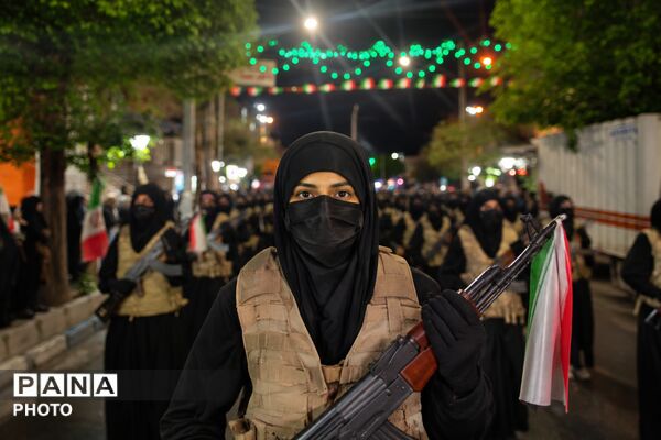 همایش دختران جان‌فدای آباده در میدان مقاومت