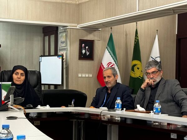 بازدید وزیر راه و شهرسازی از روند خدمات‌رسانی زائران در ایام پایانی دهه صفر