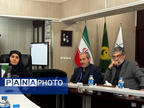 بازدید وزیر راه و شهرسازی از روند خدمات‌رسانی زائران در ایام پایانی دهه صفر