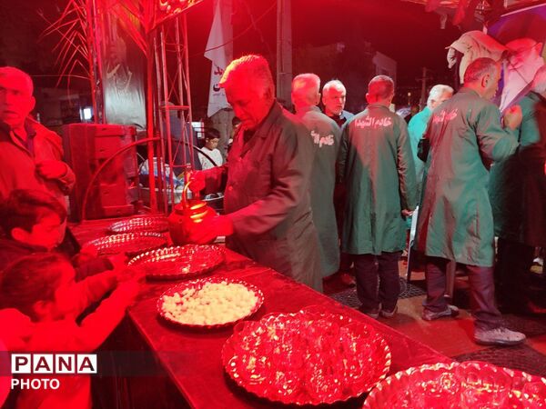پاهایی که از ایستادن خسته نمی‌شوند