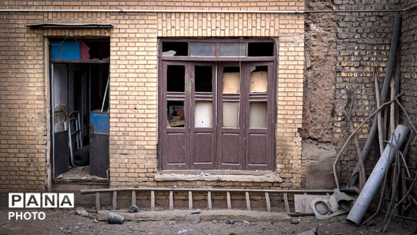 تخریب منازل در خیابان شهدای دروازه ری قم بر اثر حملات دشمن متجاوز