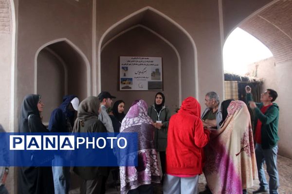 ارگ باران زده و بویِ نم کوچه‌های کاهگلی