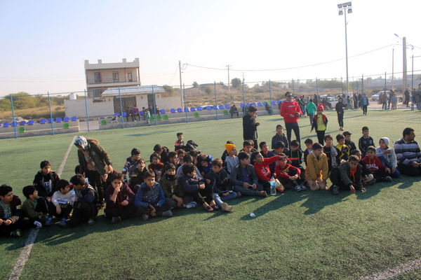 پیاده‌روی خانوادگی در روستای هلیله شهرستان بوشهر 