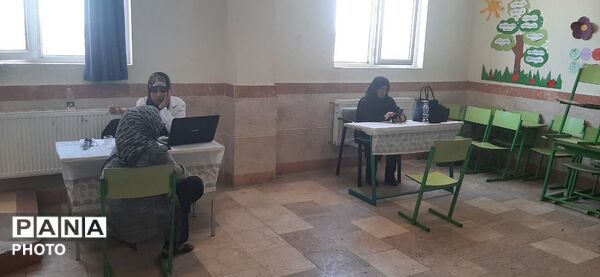 خدمات گسترده درمانی گروه‌های جهادی دانشجویی در منطقه  شهرک ابریشم چهار باغ ساوجبلاغ