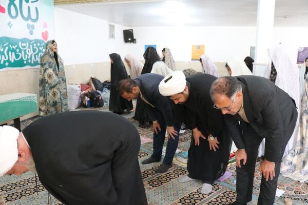 بازدید مدیر آموزش‌وپرورش شهرستان ابرکوه ازاعتکاف دانش آموزان