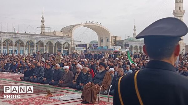اقامه نماز عید فطر و تشییع پیکر شهید «کیارش» در مسجد جمکران