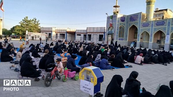 زمزمه دعای عرفه در جوار پنج شهید گمنام بلوار گلها نیشابور 