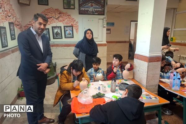 توزیع شیر رایگان در دبستان علی‌اکبر طالبی شهرری