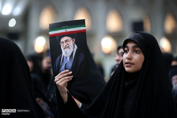 برگزاری همایش بزرگ جمع‌خوانی دانش‌آموزان با اجرای سرود و نوحه حماسی «باید برخاست» -2
