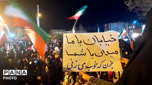 شور و شوق بی‌نظیر مردم نورآباد دلفان در سی و دومین شب بیعت با رهبری و تجلی ارادت به نظام اسلامی