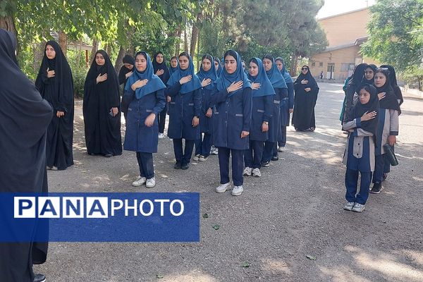 حضور پرشور دانش‌آموزان دبیرستان راضیه شکرایی ناحیه‌2 شهرری در اردو‌ مثبت هشتادی‌ها 