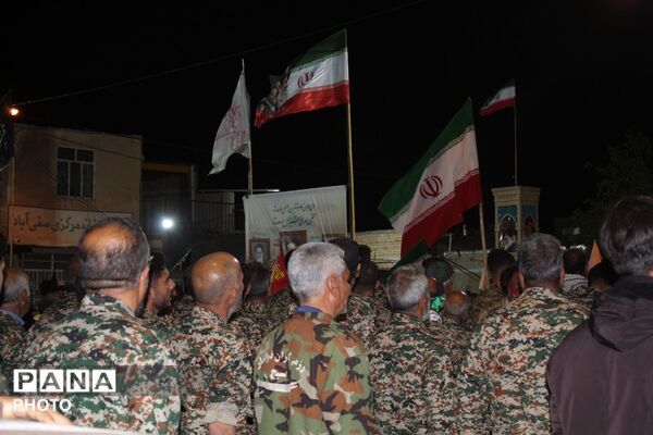 حضور پرشور دختران جان‌فدا در اجتماع شبانه با لباس بسیجی