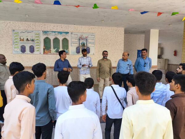 اعزام دانش‌‌آموزان سندرک به مسابقات استانی قرآن، عترت و نماز