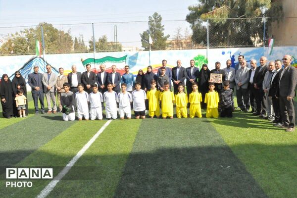 گرامیداشت شهدای والامقام و افتتاح زمین چمن مصنوعی و اتاق ورزش دبیرستان منتظرین شاهد ورامین