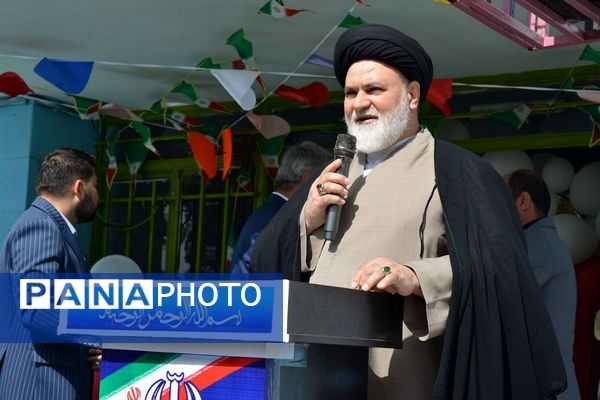 برگزاری جشن شکوفه‌های کلاس اولی دربهارستان‌دو