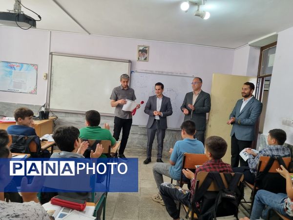 تقدیر از معلمان دبیرستان نمونه دولتی پژوهش آشخانه