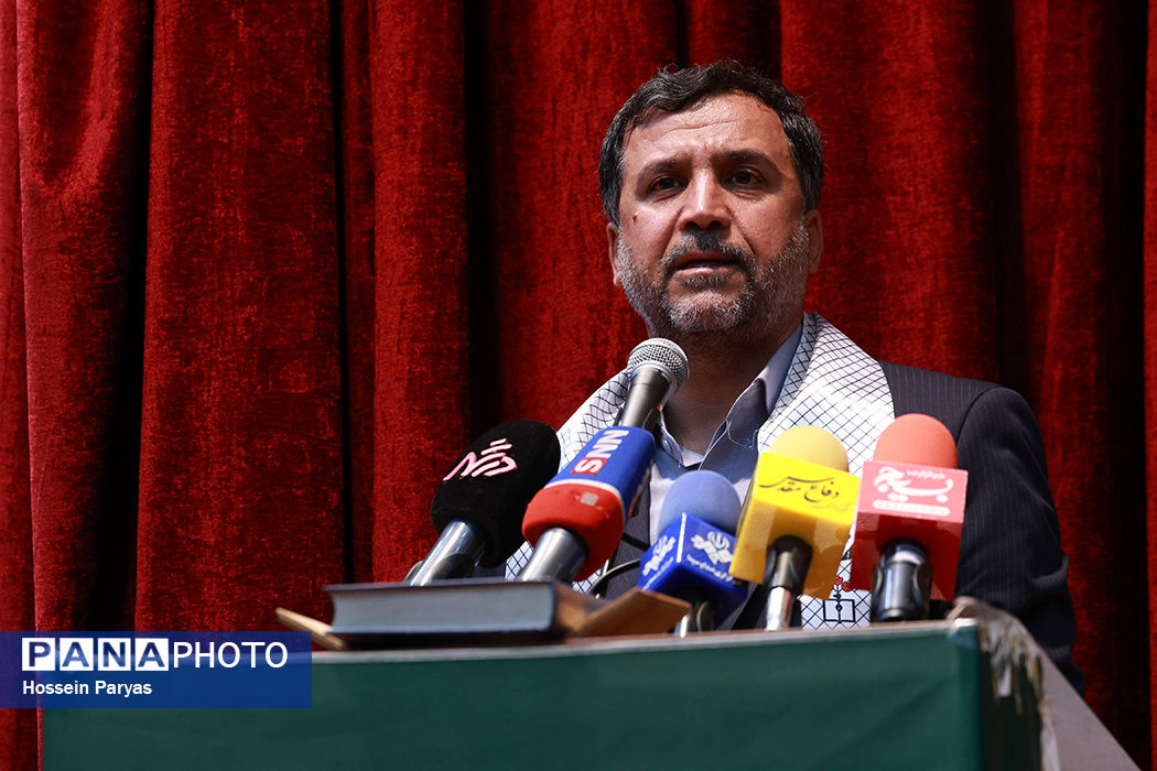 نسل فعلی، نسل طلایی انقلاب اسلامی است و بسیاری از پیشرفت‌های جمهوری اسلامی ایران توسط این نسل اتفاق خواهد افتاد