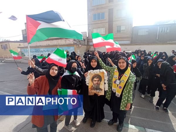 مراسم گرامیداشت شهدای مقاومت در دبیرستان گلشن آزادی مشهد