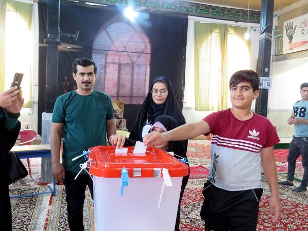 دور دوم انتخابات چهاردهمین دوره ریاست‌جمهوری در شهر درق