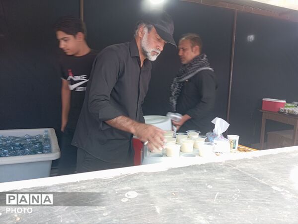 خدمت رسانی شبانه روزی موکب ها به زائران امام رضا (ع) 