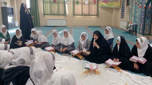 شمیم عطر قرآن در صبح‌گاه مدرسه حضرت رقیه (س) روستای صرم

