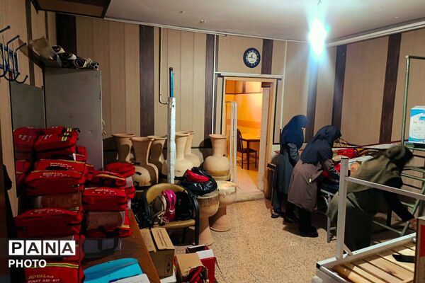 توزیع اقلام ورزشی و بهداشتی بین مدارس ناحیه یک شهرری