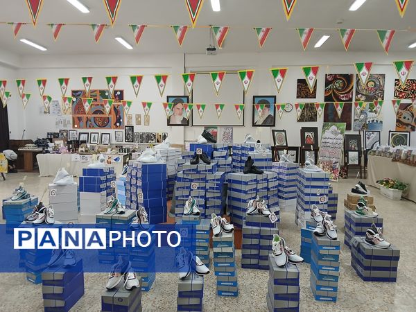 توزیع بسته‌های معیشتی به دانش‌آموزان مدارس ناحیه یک تبریز