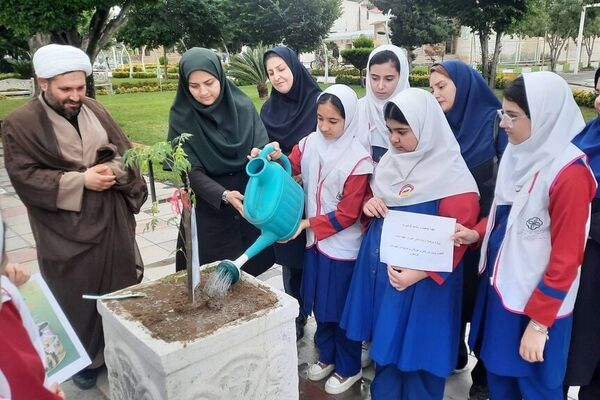 غرس نهال به یاد ماکان نصیری سبب تعمیق فرهنگ ایثار می‌شود