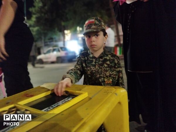 موکب فرهنگیان شبی دیگر در کنار کودکان