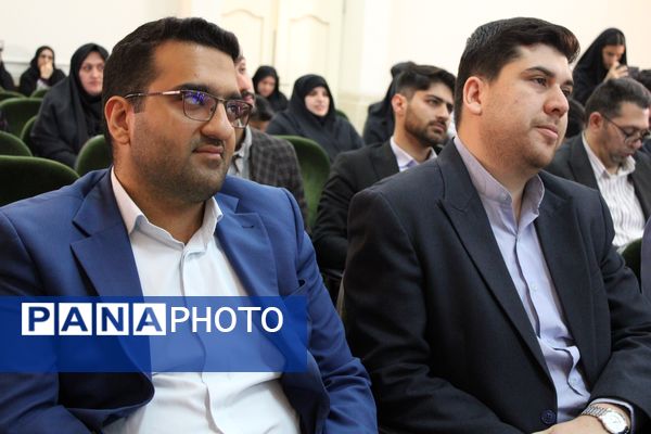 وداع ۲۴ سال خدمت صادقانه در آموزش‌ و پرورش شهرستان بن