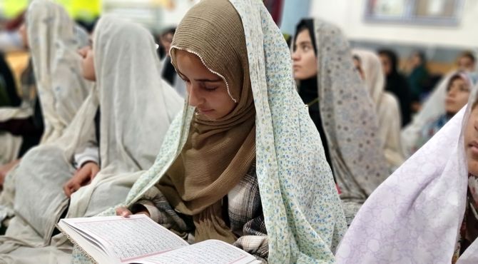 نوای بندگی دختران دیشموک در مسجد صاحب‌الزمان(عج)