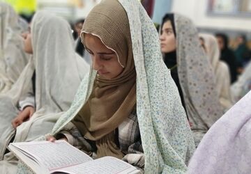 نوای بندگی دختران دیشموک در مسجد صاحب‌الزمان(عج)