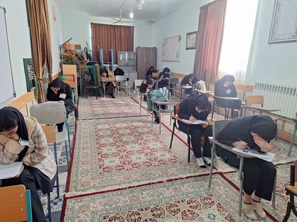 امتحانات نوبت اول در مدرسه برادران رحمانی خلیل آباد