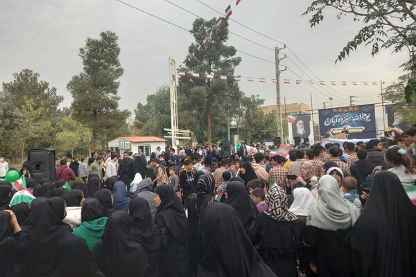 راهپیمایی ۱۳ آبان در شهر قیامدشت ری یک