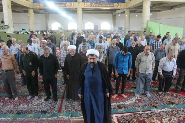 اقامه نماز جمعه‌ در گلوگاه 