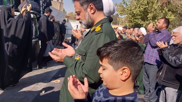 اقامه نماز باران و نماز جمعه به امامت آیت الله ابوالحسن مهدوی