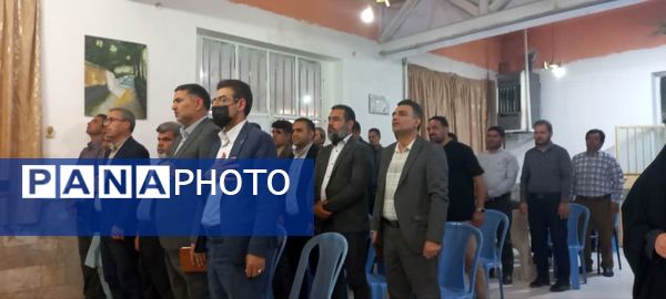 جلسه انجمن اولیا و مربیان در دبیرستان فرزانگان