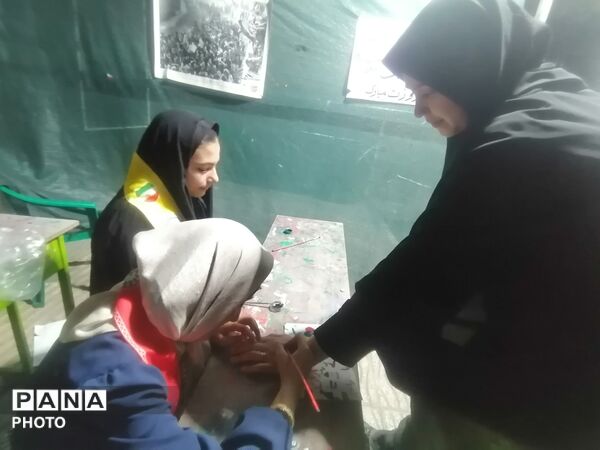 فعالیت دانش‌آموزان پیشتاز در موکب سازمان دانش‌آموزی ابرکوه 