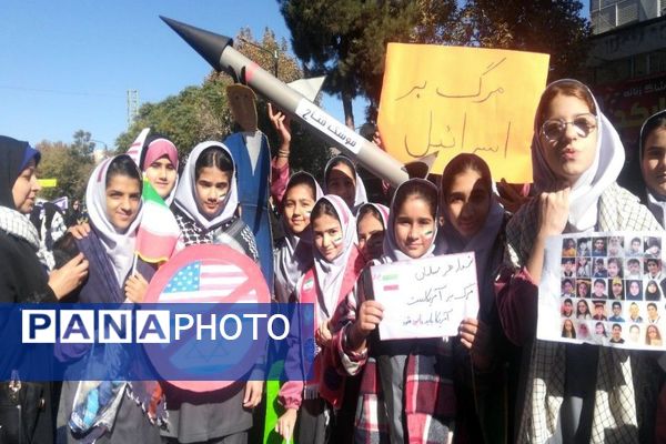 راهپیمایی یوم‌الله ۱۳ابان ماه در شهرستان نیشابور 