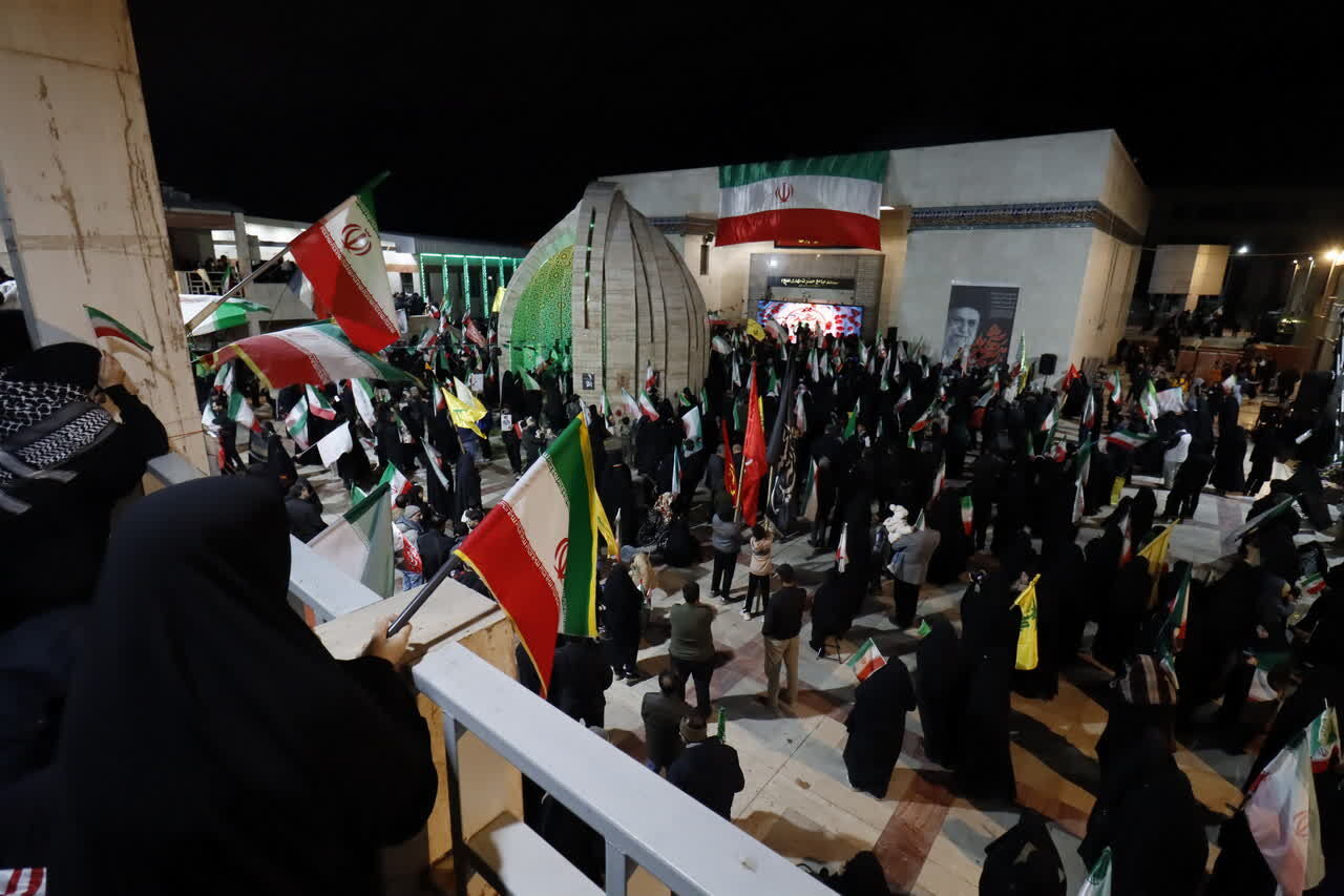 شب اربعین قائد امت اسلام در دانشگاه آزاد اسلامی مشهد