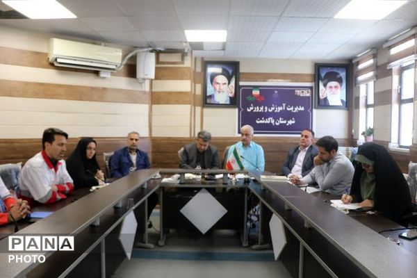 تجلیل از برگزیدگان کشوری پویش‌های «رمضان پویا» و «سفیر سلامت» در پاکدشت