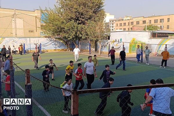مسابقات ورزشی پدر پسری در دبستان امام علی (ع) شهرری