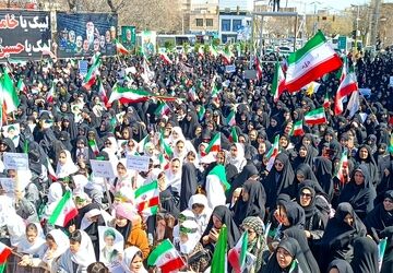 تجمع بزرگ بانوان زینبی اردبیل در چهلمین روز شهادت رهبر 