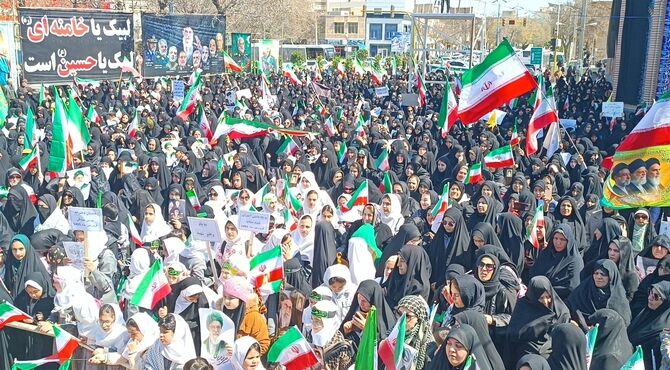 تجمع بزرگ بانوان زینبی اردبیل در چهلمین روز شهادت رهبر 