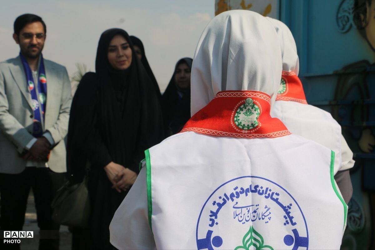 طنین(گام دوم انقلاب) در زنگ پیشتازان؛آغاز دوباره عهد نسل آینده با آرمان های انقلاب اسلامی