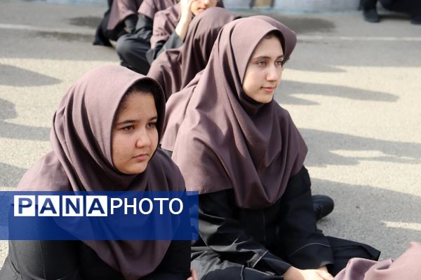 افتتاح چایخانه‌ای برای ادای احترام به حضرت رضا(ع) در دبیرستان دخترانه مطهره منطقه ۱۴